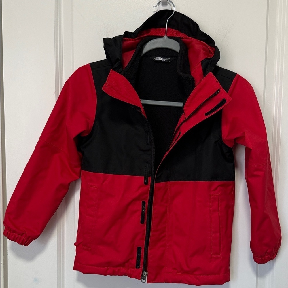 The North Face Kids' Red Black 2 in 1 Waterproof jacket and Fleece Sweater XS 6 - Picture 3 of 8